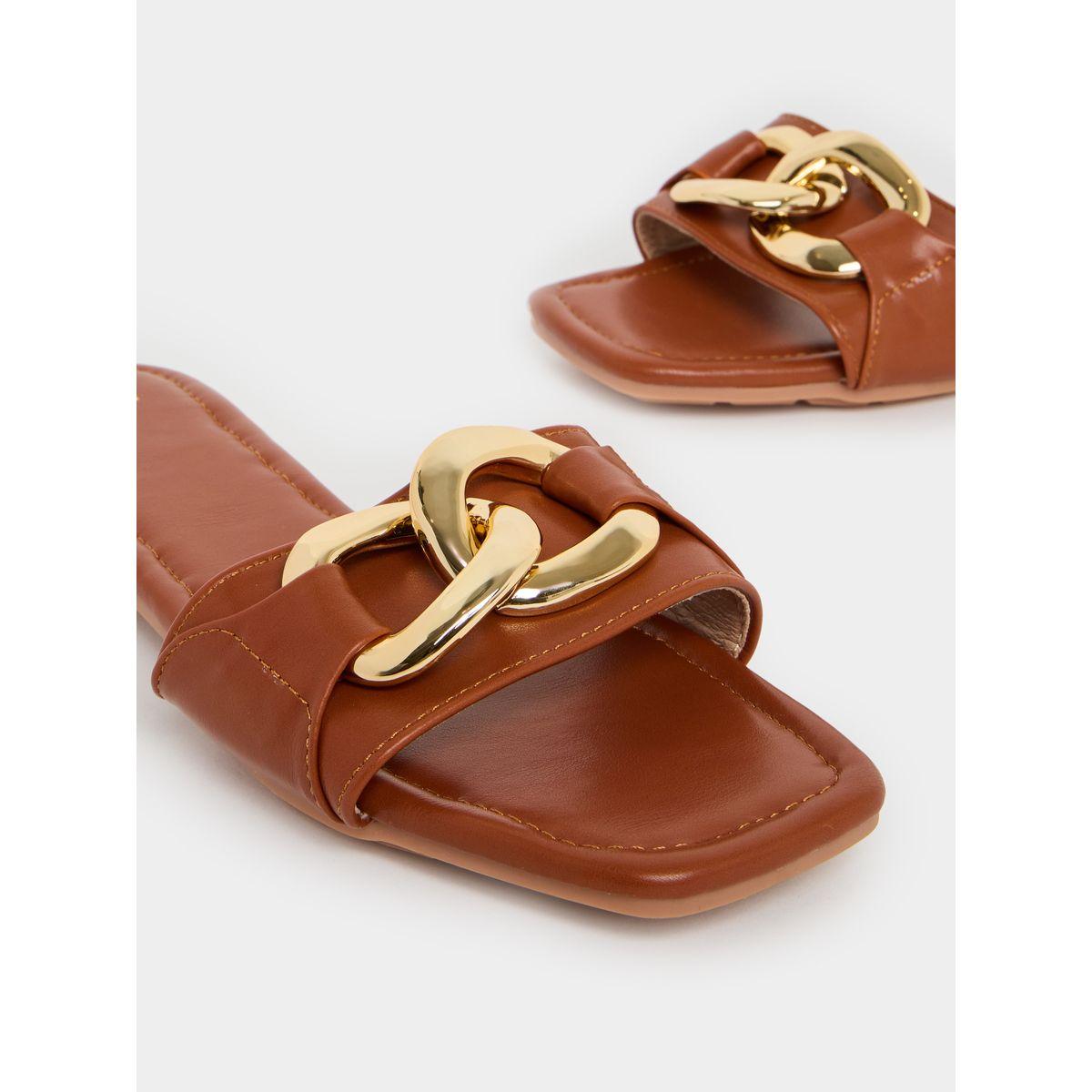 صندل فلات بتفاصيل براقة وحلية بنمط سلسلة-women-shoes-sandals-flats-image-4