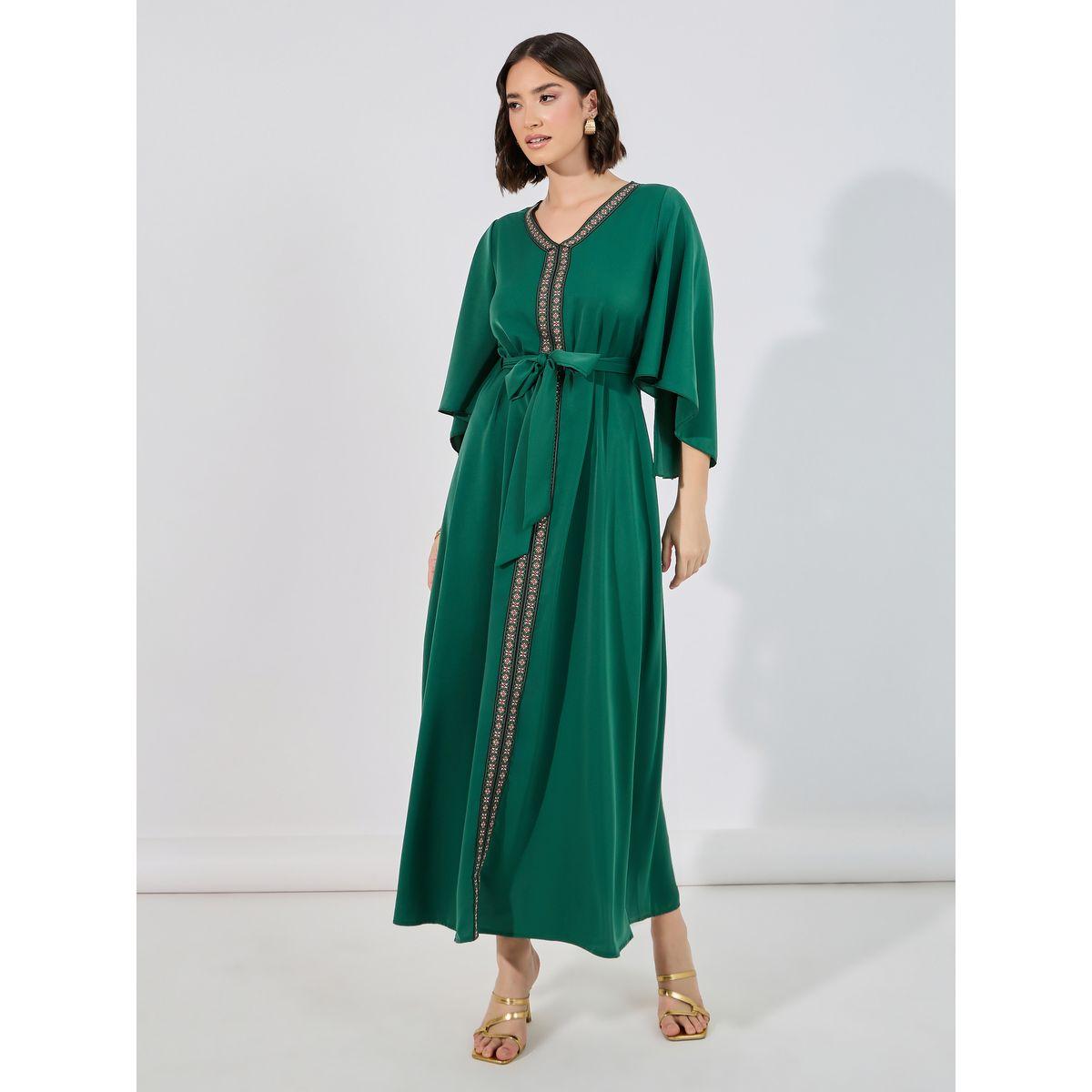 جلابية بتداخلات دانتيل وأكمام كيب-women-arabicclothing-jalabiyas-image-1