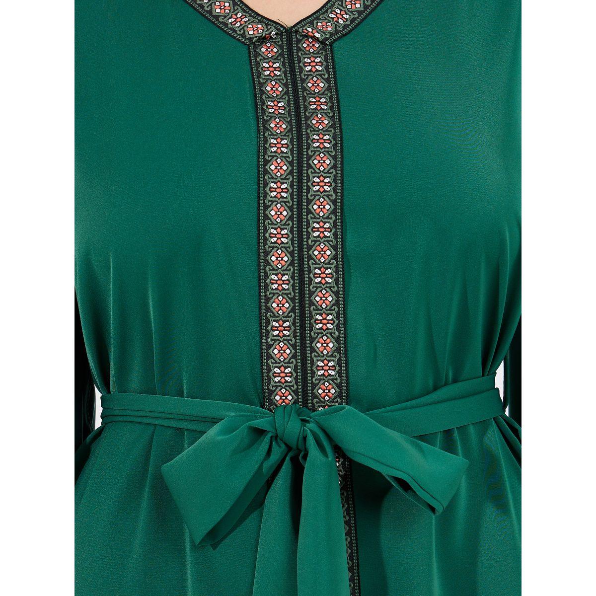 جلابية بتداخلات دانتيل وأكمام كيب-women-arabicclothing-jalabiyas-image-3
