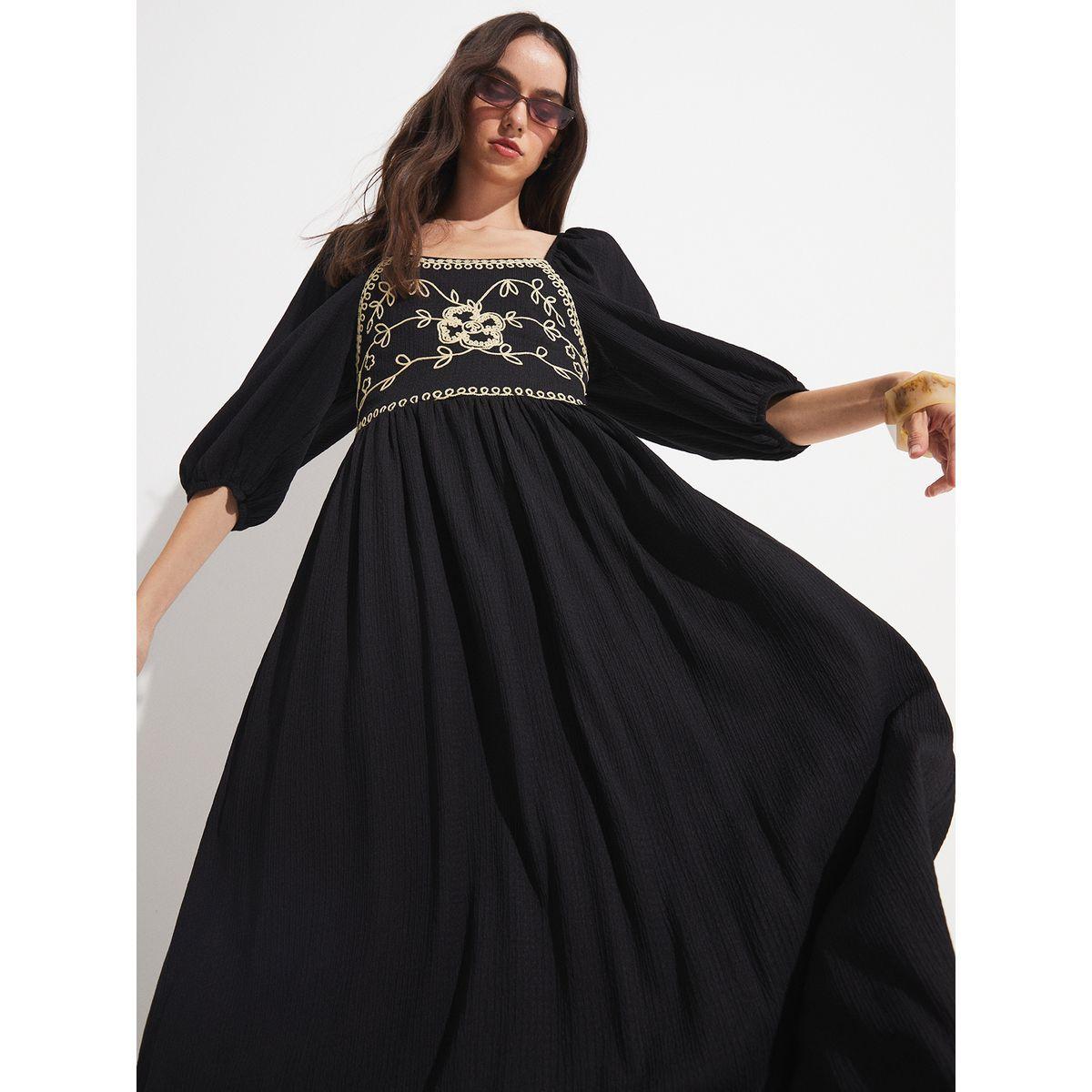فستان طويل بياقة واسعة وتفاصيل مُطرّزة-women-clothing-dresses-image-1