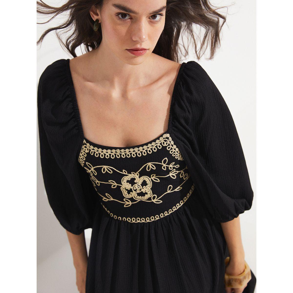 فستان طويل بياقة واسعة وتفاصيل مُطرّزة-women-clothing-dresses-image-2