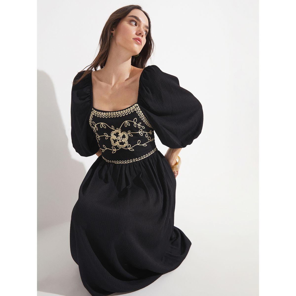 فستان طويل بياقة واسعة وتفاصيل مُطرّزة-women-clothing-dresses-image-3