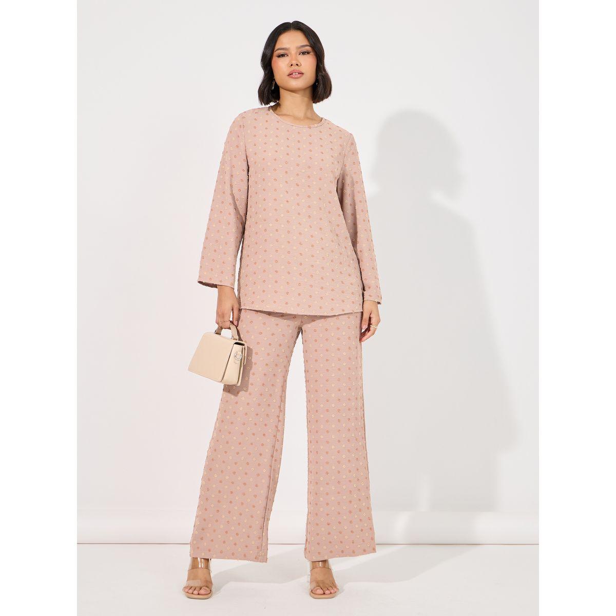 مجموعة من بنطال بأرجل واسعة مع بلوزة بخيوط دوبي-women-clothing-coordsets-image-1