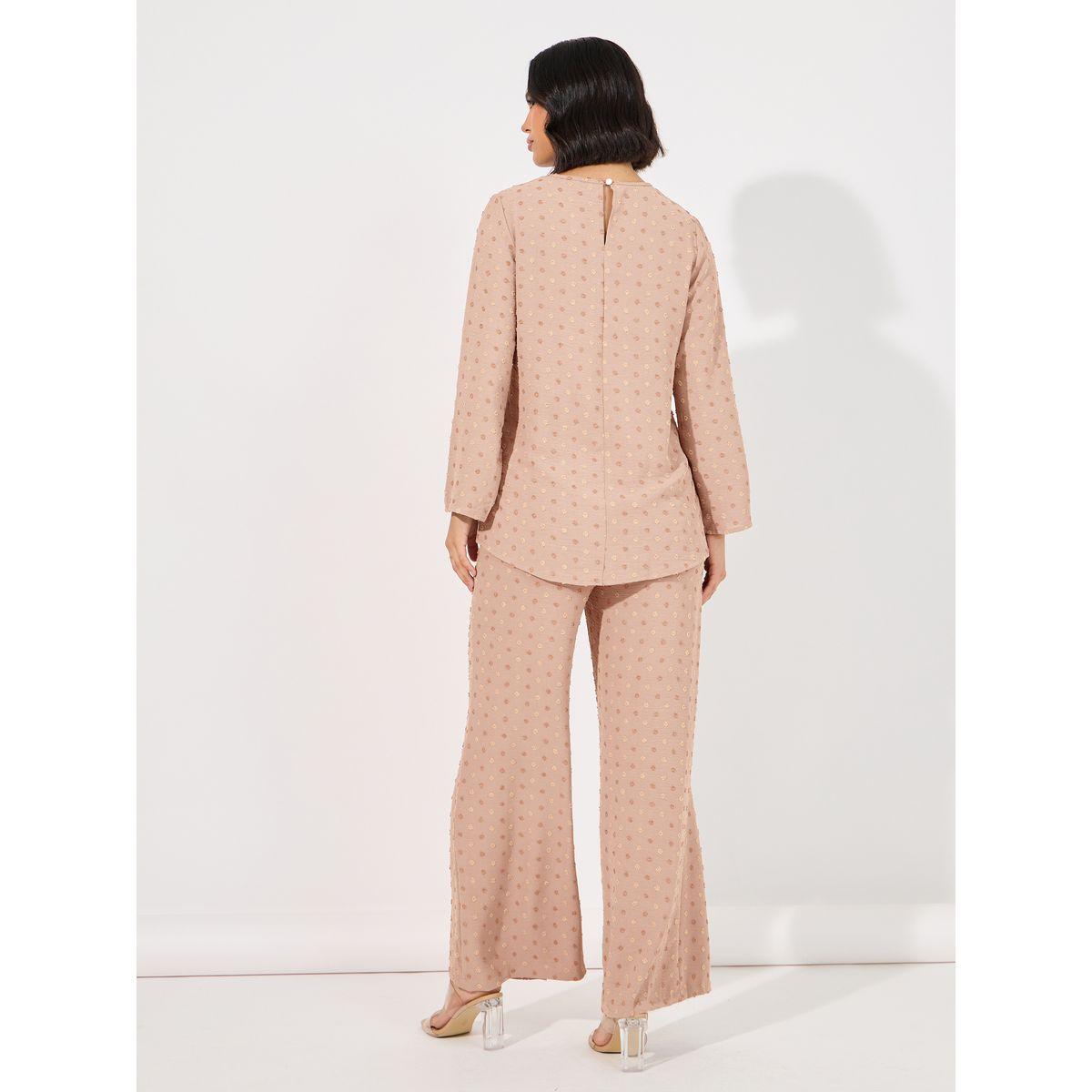 مجموعة من بنطال بأرجل واسعة مع بلوزة بخيوط دوبي-women-clothing-coordsets-image-4