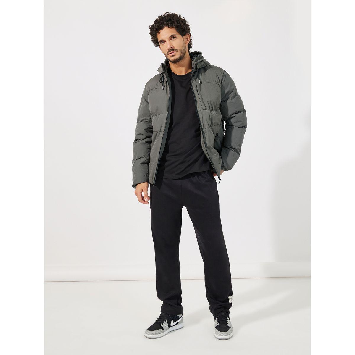 جاكيت منفوخ بياقة هودي وسحَّاب غلق-men-clothing-jacketsandblazers-jackets-image-2