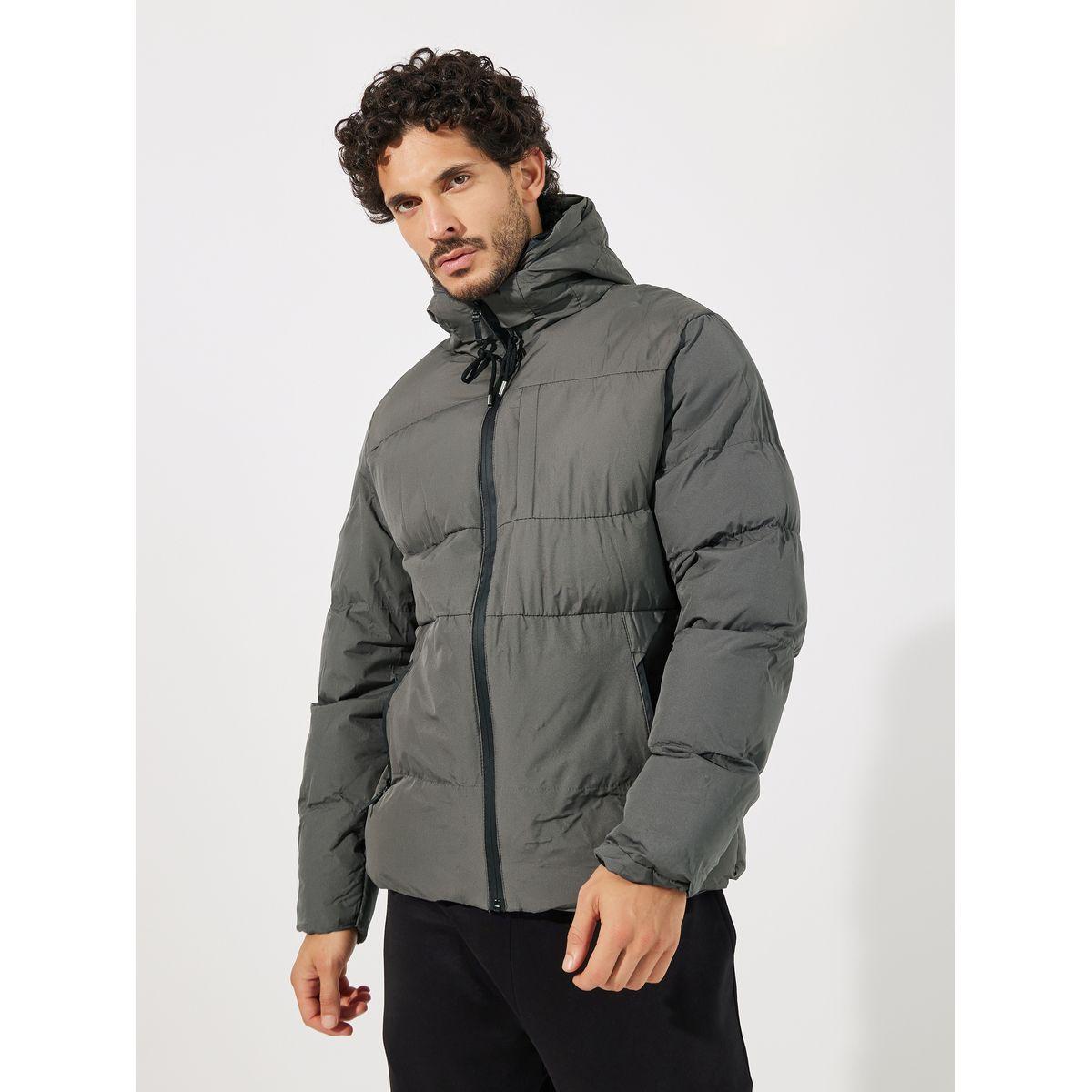 جاكيت منفوخ بياقة هودي وسحَّاب غلق-men-clothing-jacketsandblazers-jackets-image-3