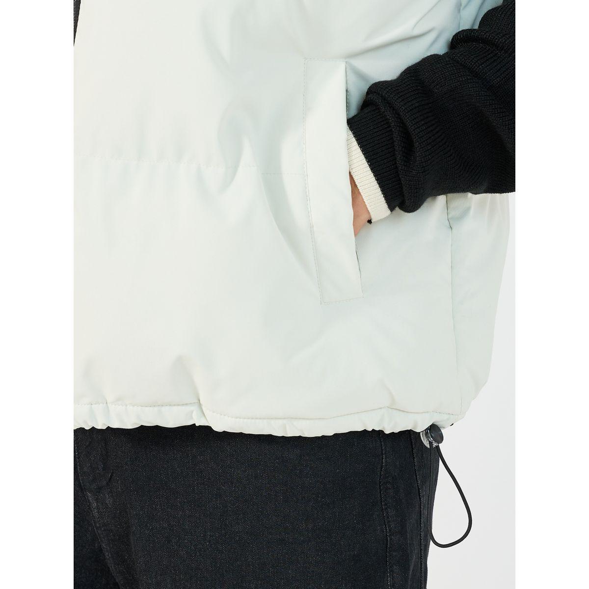 جاكيت منفوخ بلا أكمام ونمط كتل الالوان مع جيوب-men-clothing-jacketsandblazers-jackets-image-4