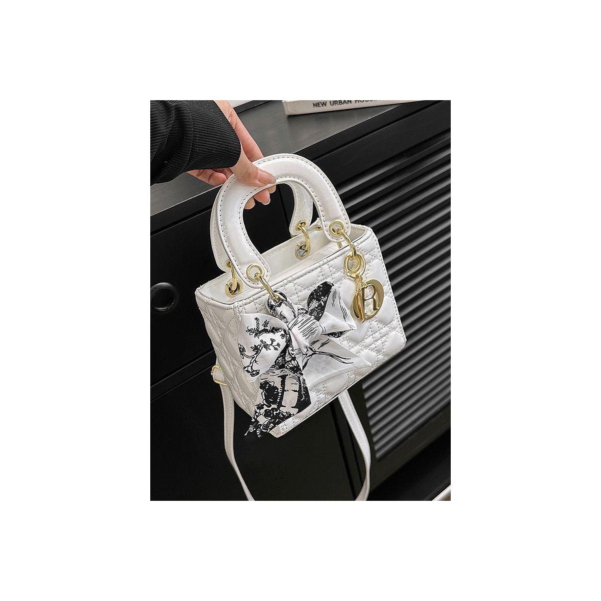حقيبة مبطنة مع تفاصيل الشريط-women-bagsandwallets-handbags-image-7