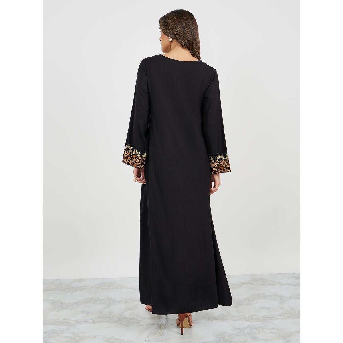 جلابية مطرزة بطبعة حيوانية ورقبة على شكل حرف V-women-arabicclothing-jalabiyas-image-6
