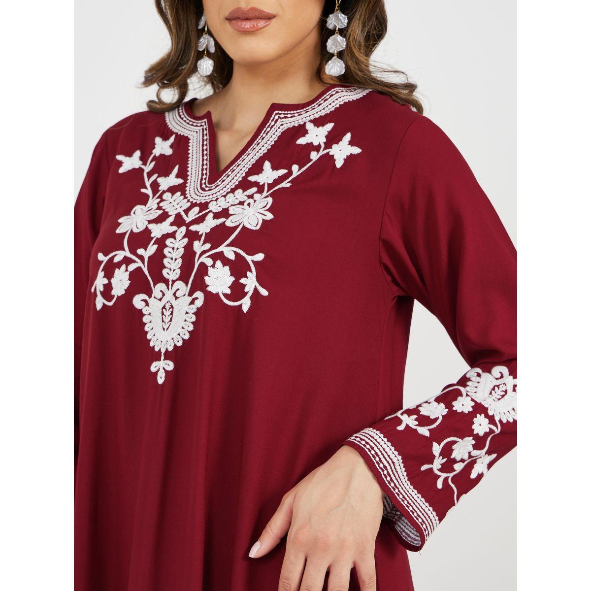 جلابية مطرزة بفتحة رقبة واسعة-women-arabicclothing-jalabiyas-image-4