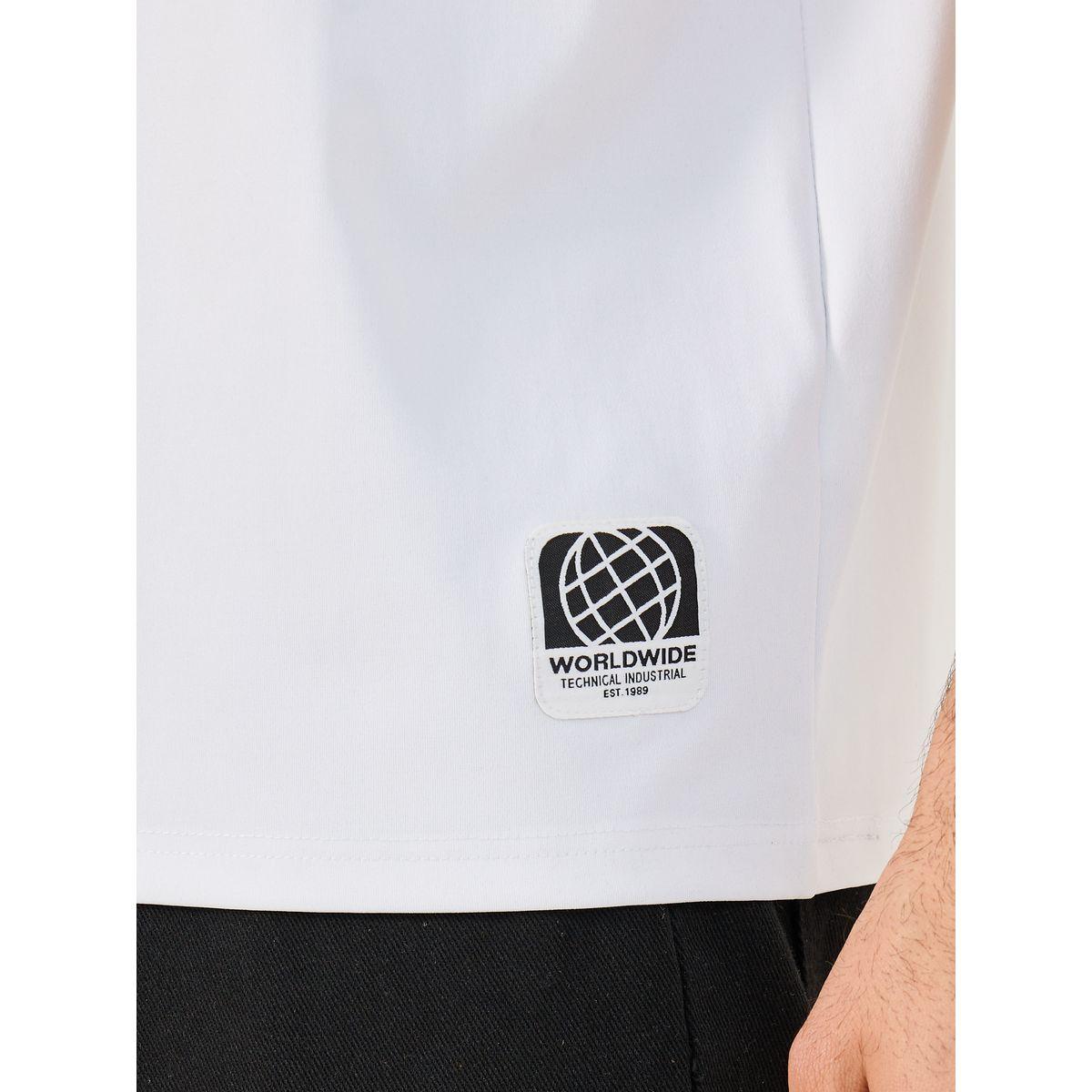 تيشيرت فضفاض بقطن سكوبا مزين بشارة-men-clothing-tshirtsandpolos-tshirts-image-3
