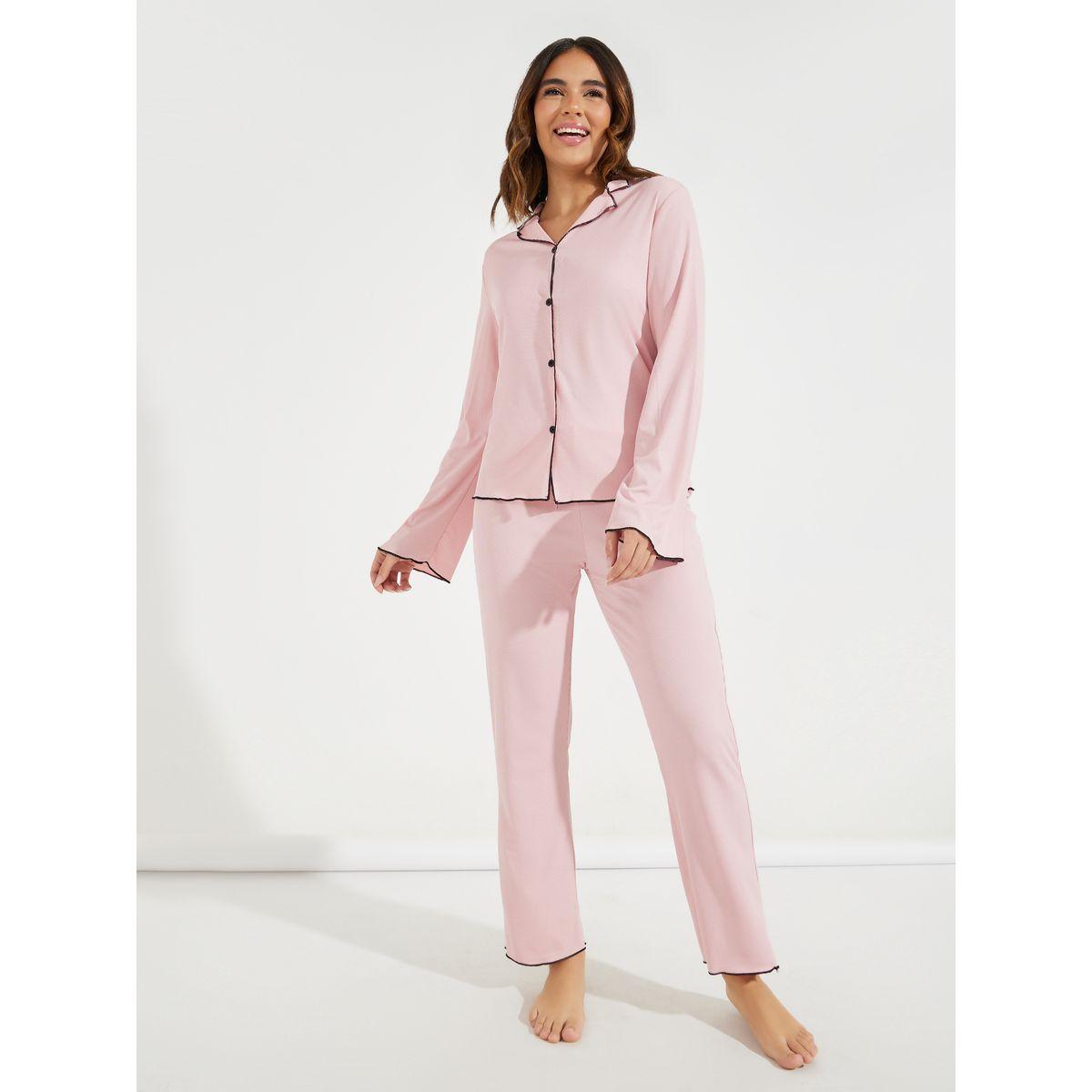 طقم من بنطال بيجاما مع بلوزة بتفاصيل مُتباينة-women-clothing-nightwear-pyjamas-longsets-image-2