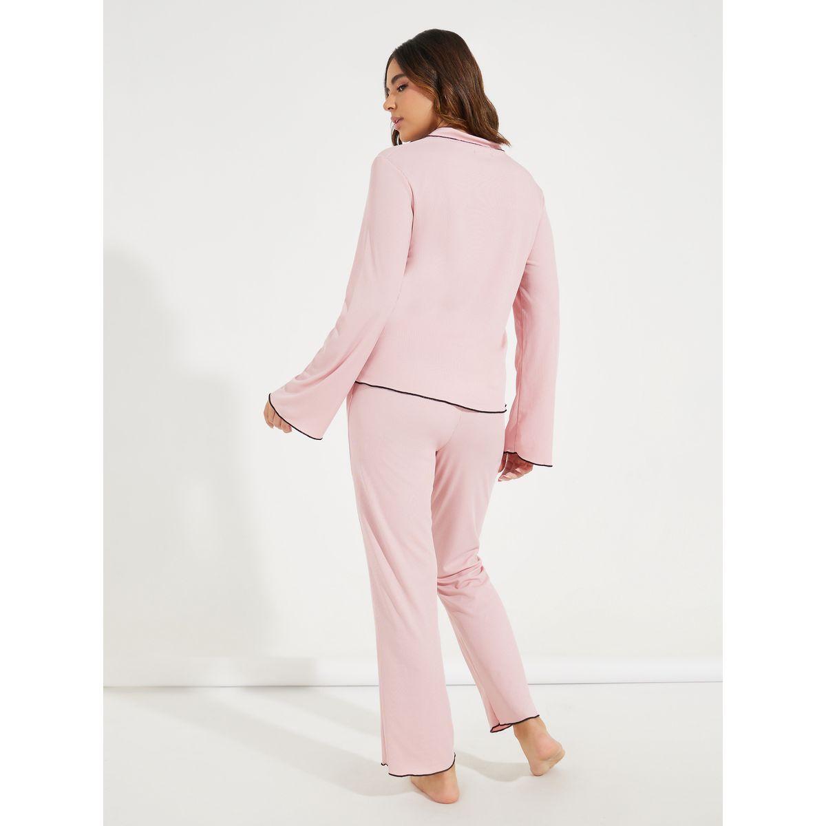 طقم من بنطال بيجاما مع بلوزة بتفاصيل مُتباينة-women-clothing-nightwear-pyjamas-longsets-image-5