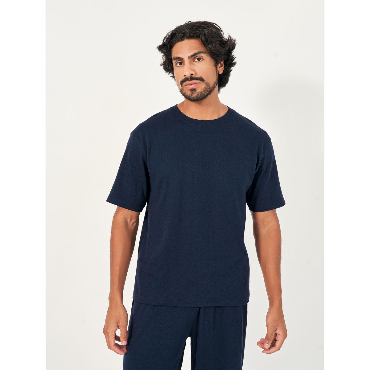 طقم منسق من جوغر وتيشيرت فضفاض بطبعة كتابة-men-clothing-coordsets-image-3