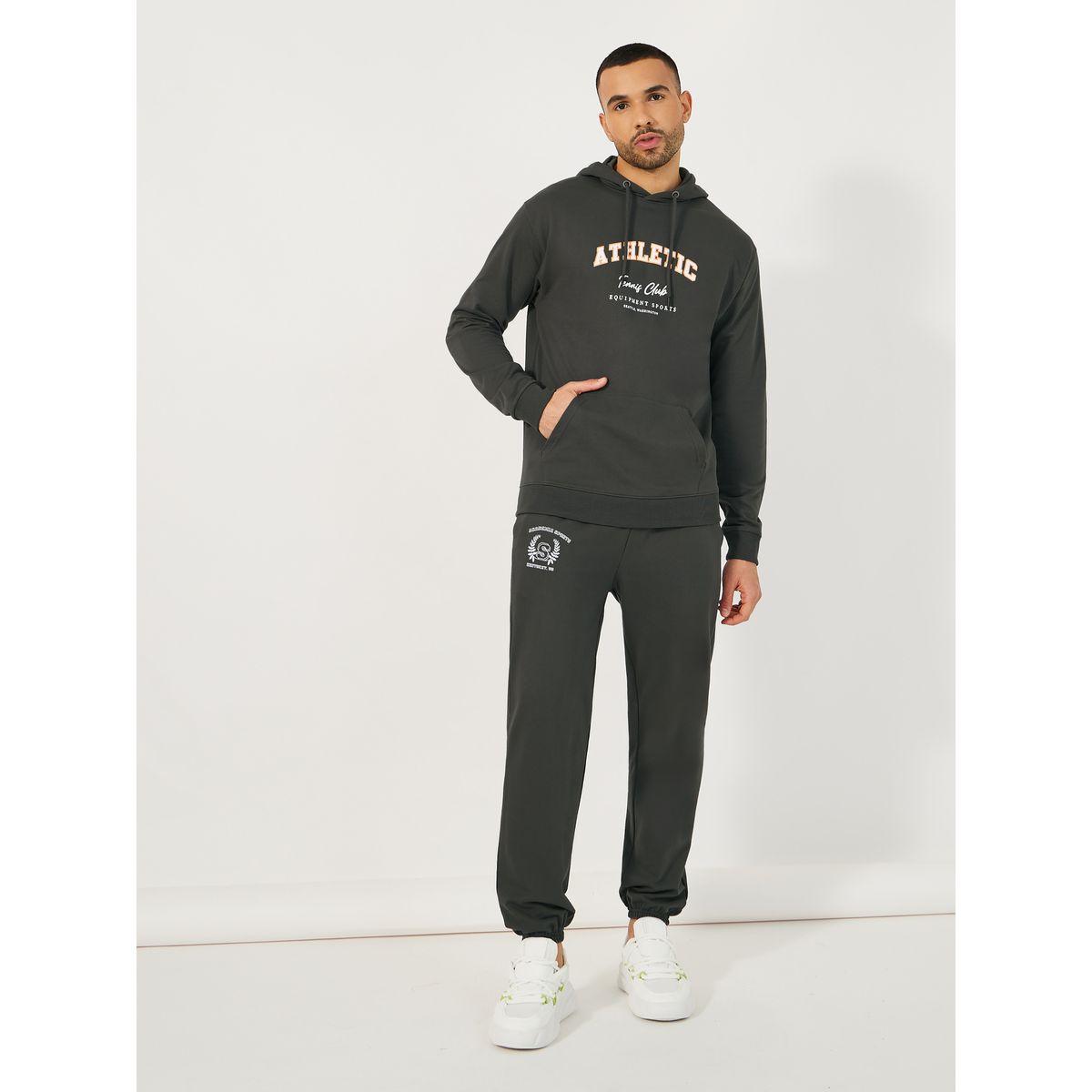 طقم منسق من جوغر وهودي بطبعة فارسيتي وقصة مريحة-men-clothing-coordsets-image-1