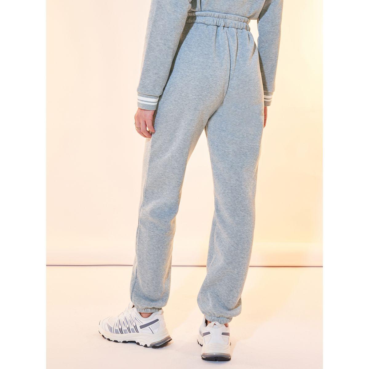 Styli Basic Solid Joggers with Elastic Cuff-women-clothing-bottoms-joggers-image-4