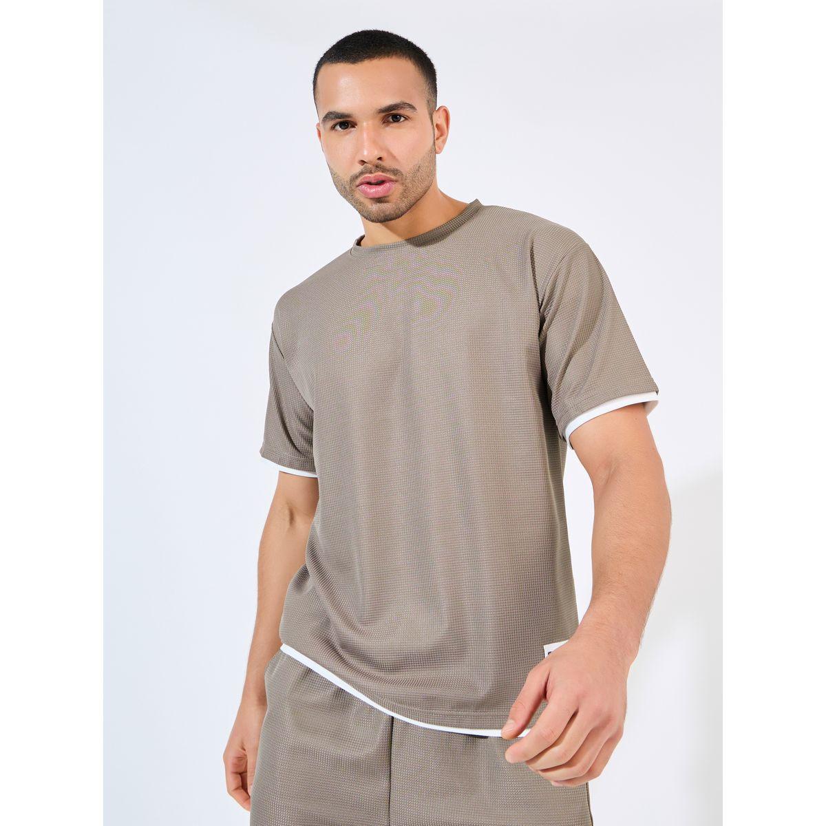 شورت مع تيشيرت فضفاض محبوك بنمط وافل-men-clothing-coordsets-image-2
