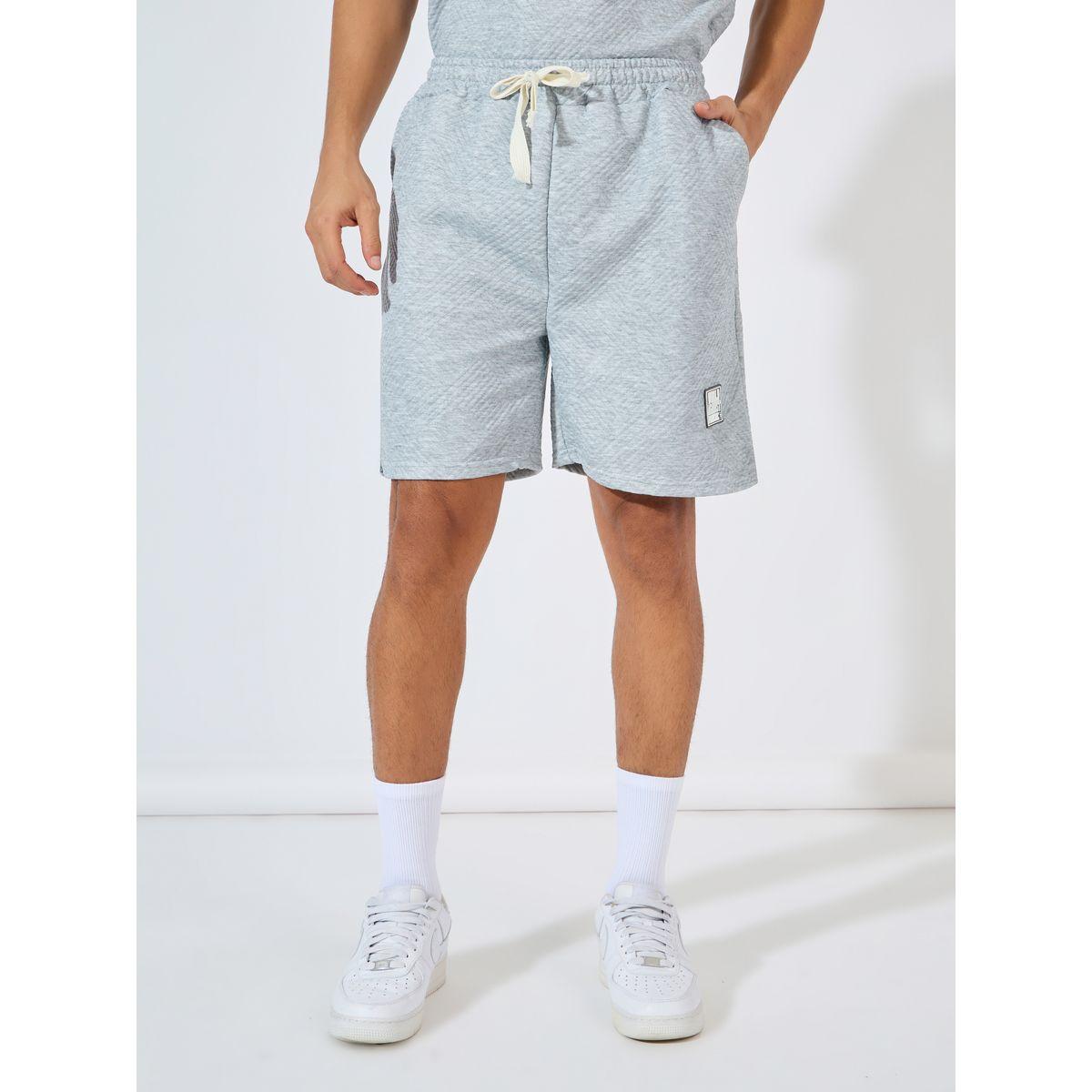 طقم منسق من شورت مع تيشيرت فضفاض بنسيج جاكار-men-clothing-coordsets-image-5
