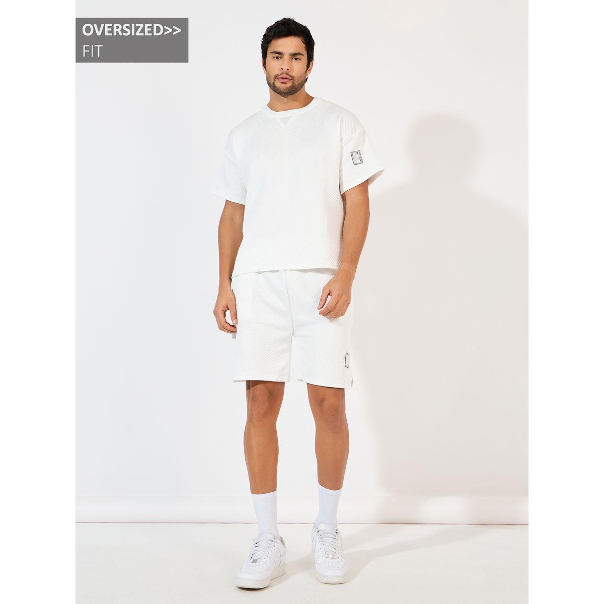 طقم منسق من شورت وتيشيرت فضفاض بتفاصيل محبوكة-men-clothing-coordsets-image-1