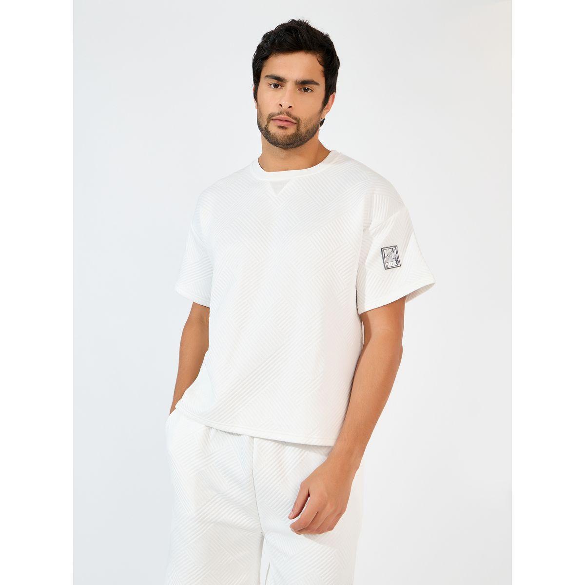 Styli Jacquard Knit Oversized Badge T-Shirt & Shorts Co-Ords-men-clothing-coordsets-image-2