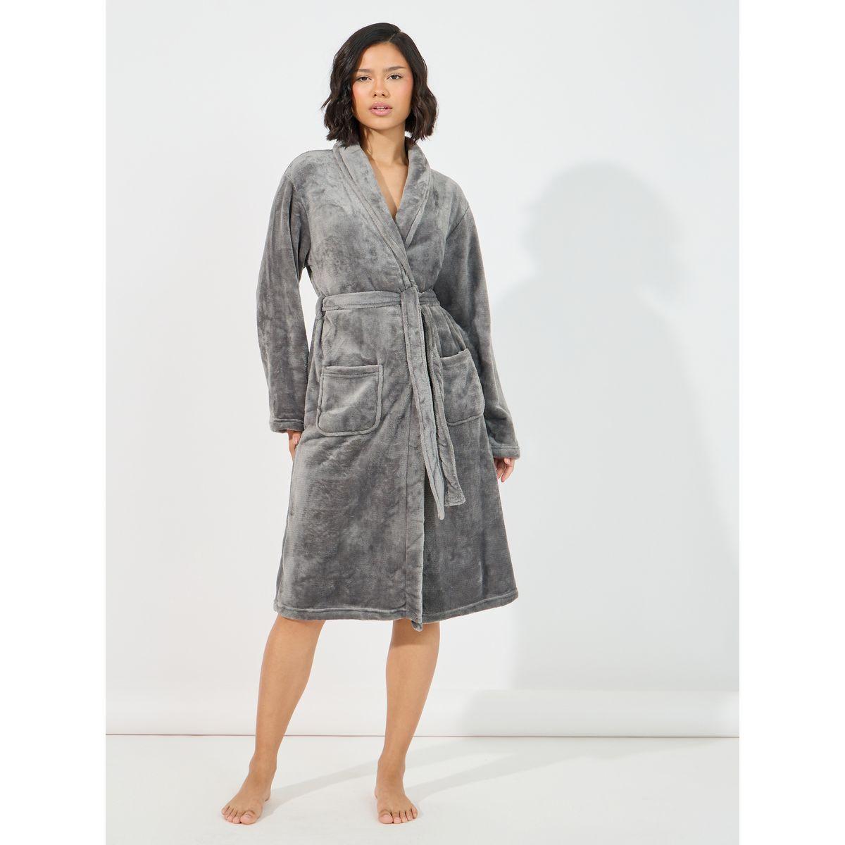 روب فليس بياقة شال وجيوب-women-clothing-nightwear-robes-image-1