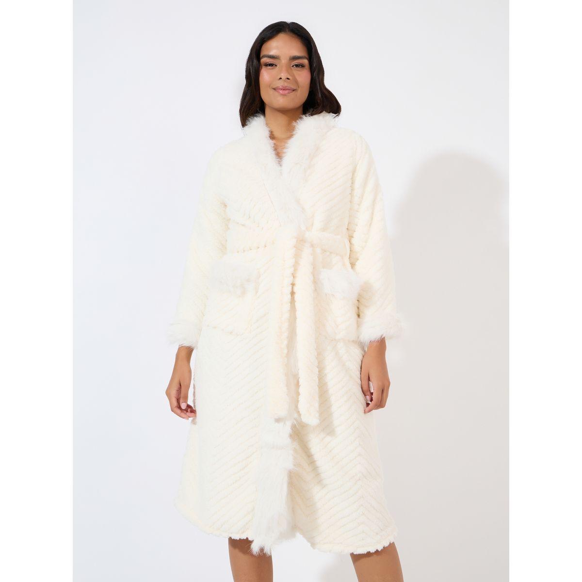 Styli Unwind Chevron Fleece Shawl Robe with Fur Trim-women-clothing-nightwear-robes-image-2