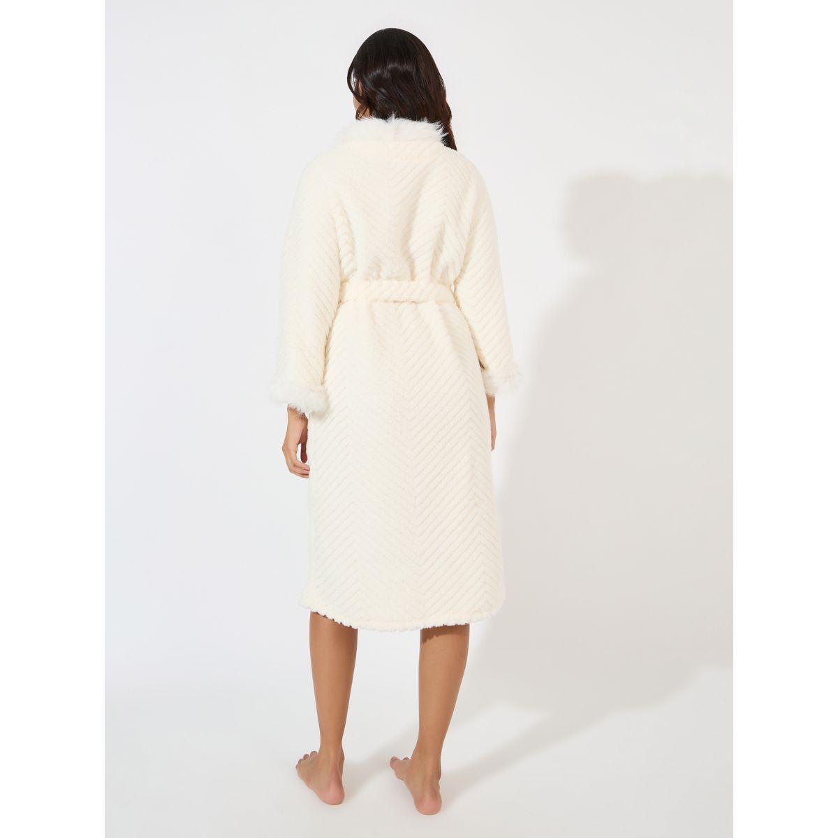 Styli Unwind Chevron Fleece Shawl Robe with Fur Trim-women-clothing-nightwear-robes-image-4