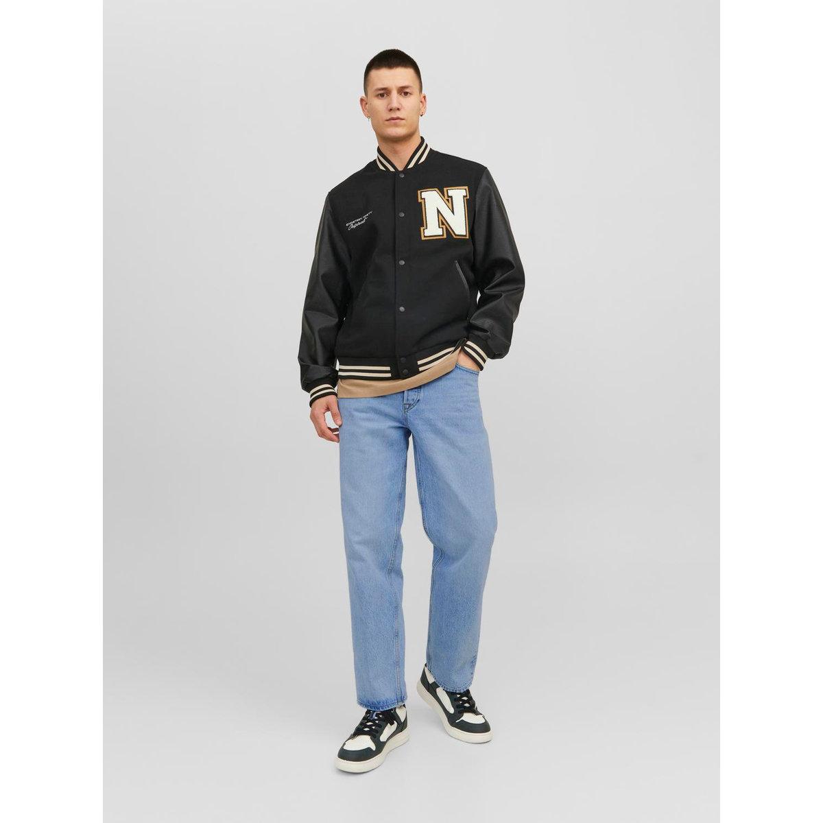 جينز بقصة فضفاضة مع جيوب-men-clothing-bottoms-jeans-image-5