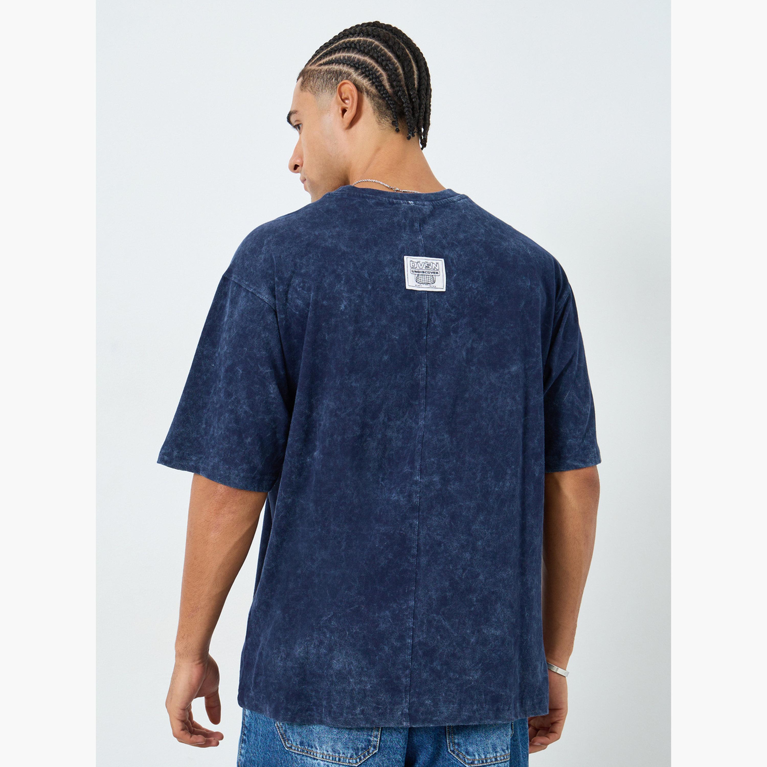 تيشيرت بغسيل حمضي وبياقة دائرية للرجال-men-clothing-tshirtsandpolos-tshirts-image-4