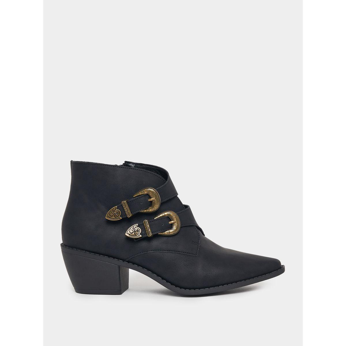 حذاء بوت بمقدمة مدببة وإبزيم غلق-women-shoes-boots-image-1