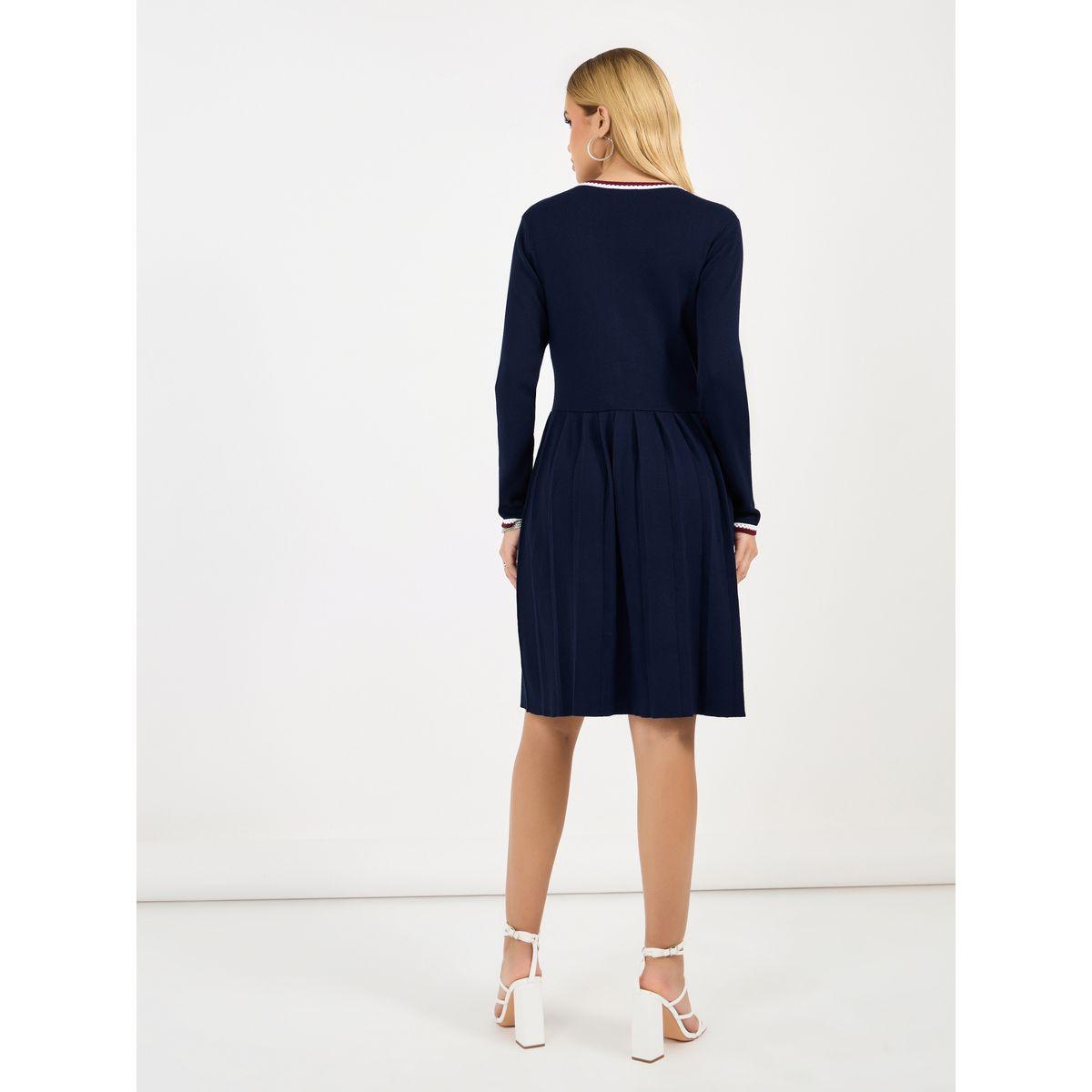 فستان بطول الركبة وتفاصيل مُتباينة مع أزرار-women-clothing-dresses-image-6