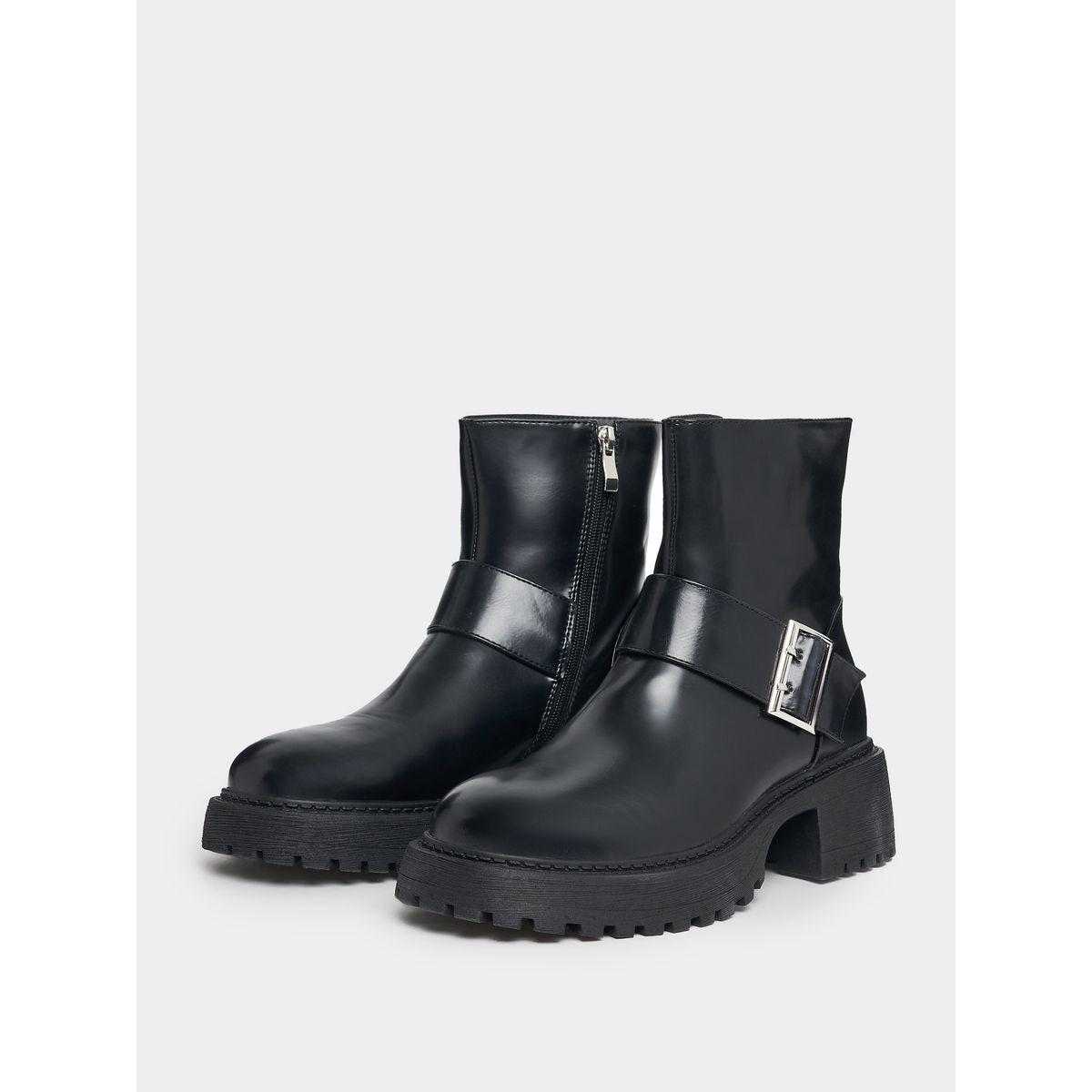 حذاء بوت سادة مزين بإبزيم غلق رايد × ستايلي-women-shoes-boots-image-3