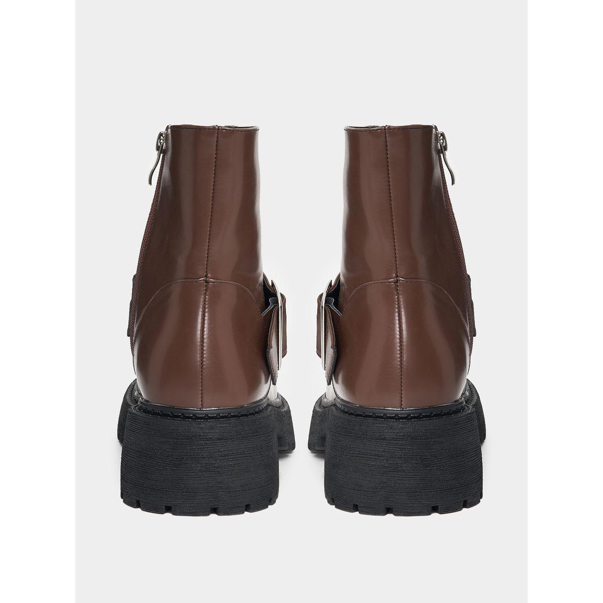 حذاء بوت سادة مزين بإبزيم غلق رايد × ستايلي-women-shoes-boots-image-3