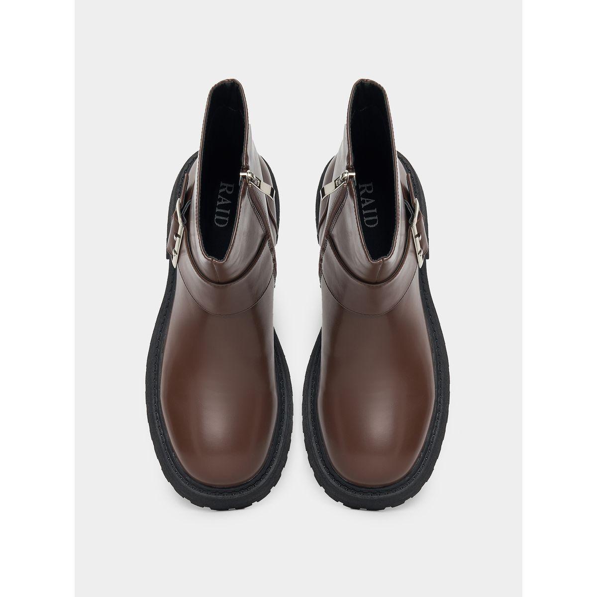 حذاء بوت سادة مزين بإبزيم غلق رايد × ستايلي-women-shoes-boots-image-2