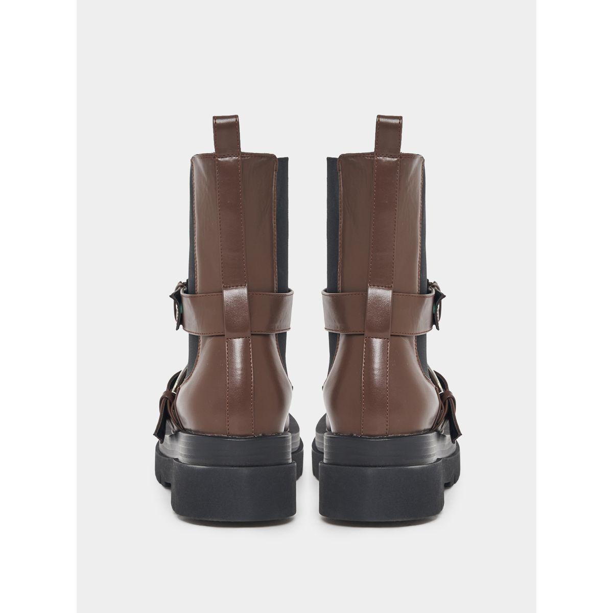 حذاء بوت بمقدمة دائرية وإبزيم غلق رايد × ستايلي-women-shoes-boots-image-4