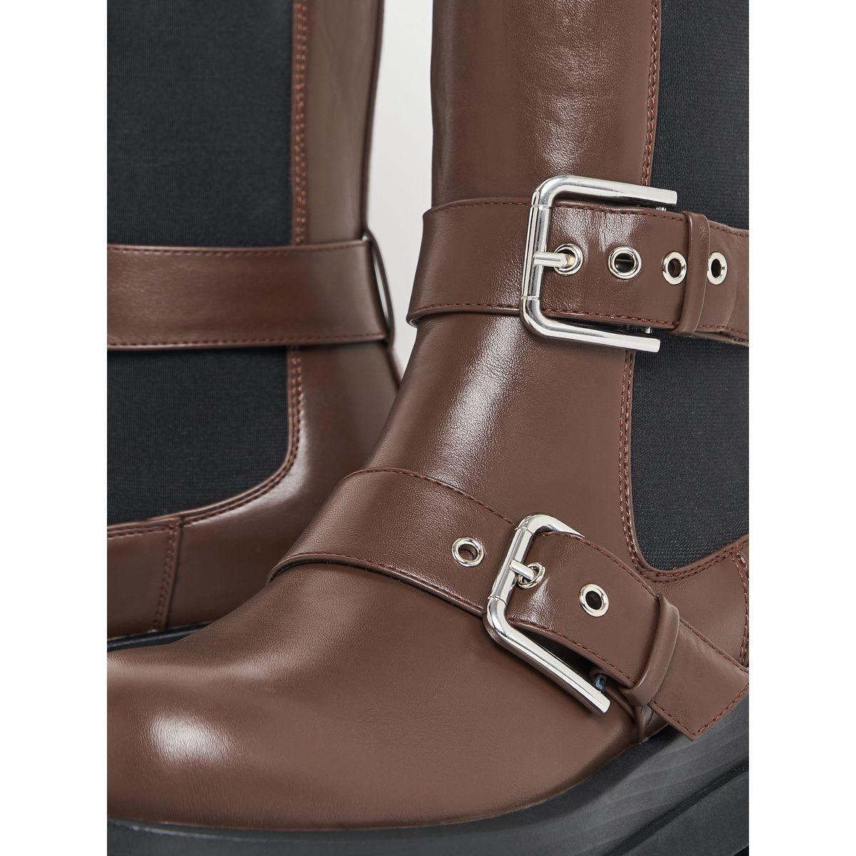 حذاء بوت بمقدمة دائرية وإبزيم غلق رايد × ستايلي-women-shoes-boots-image-3