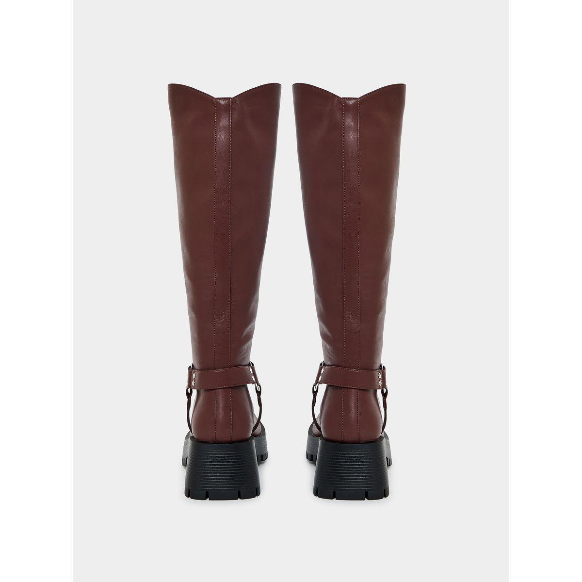 حذاء بوت بطول الركبة ومزين بتفاصيل هارنس رايد × ستايلي-women-shoes-boots-image-4