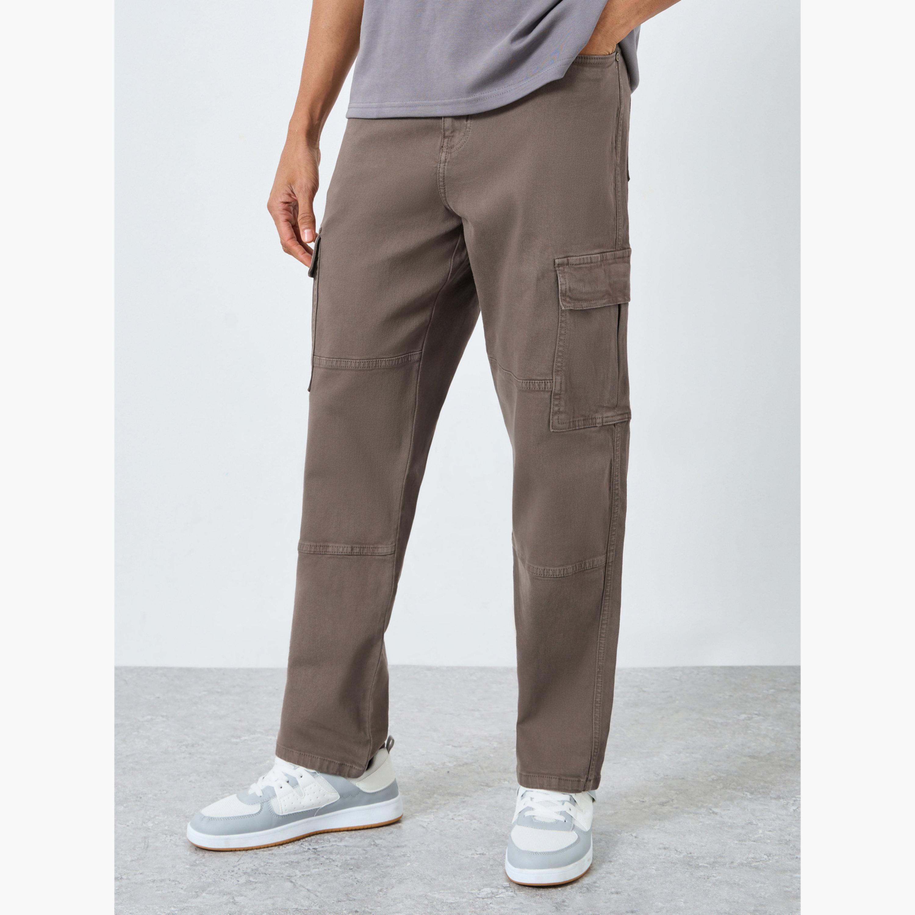 ستايلي - بنطال جينز كارجو عملي وفضفاض للرجال-men-clothing-bottoms-jeans-image-1