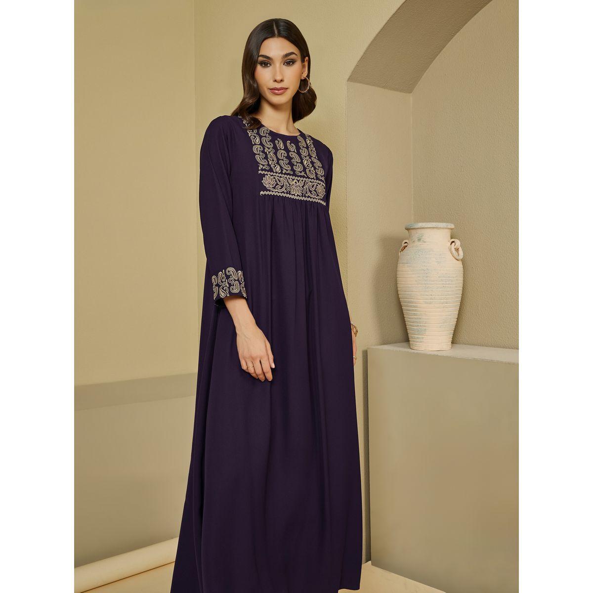 جلابية مطرزة مع تفاصيل طيات الانتظار-women-arabicclothing-jalabiyas-image-2