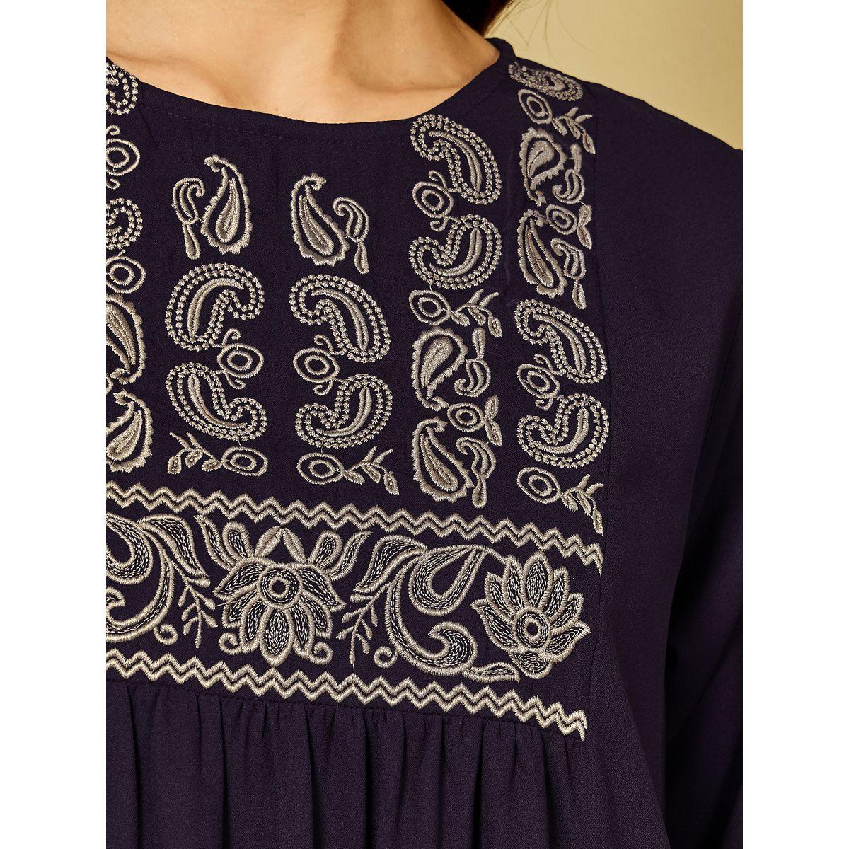 جلابية مطرزة مع تفاصيل طيات الانتظار-women-arabicclothing-jalabiyas-image-3