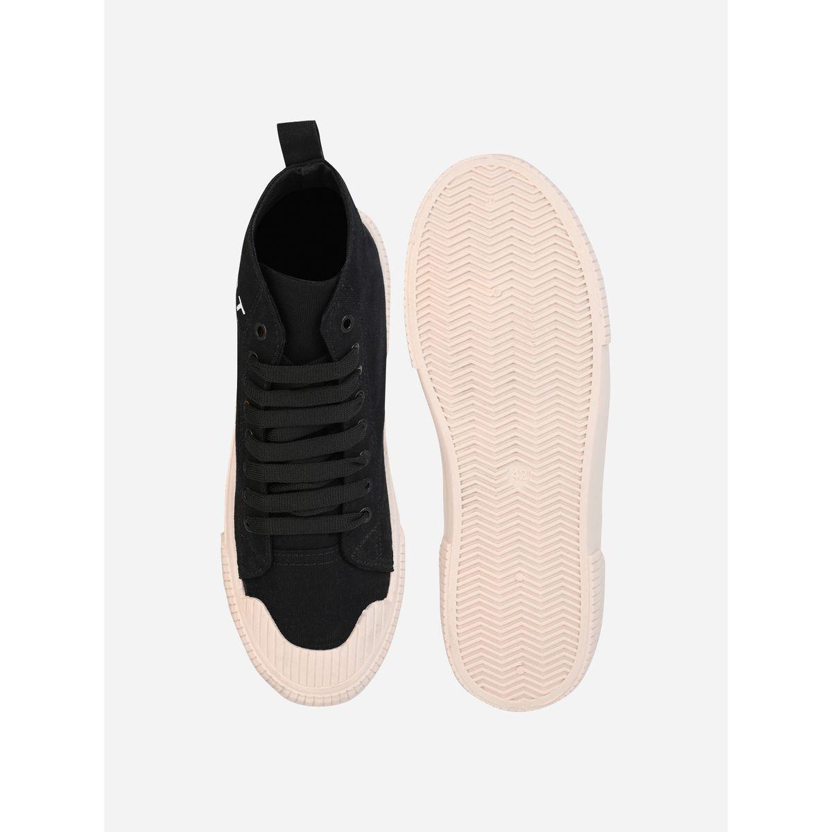 حذاء كانفاس بطبعة كتابة ورقبة عالية-men-shoes-sneakers-image-6