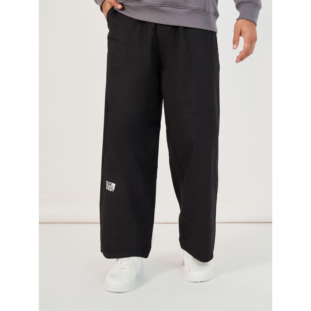 بنطال فضفاض بقصة باراشوت مع رباط وطبعة شعار-men-clothing-bottoms-trousersandchinos-trousers-image-3