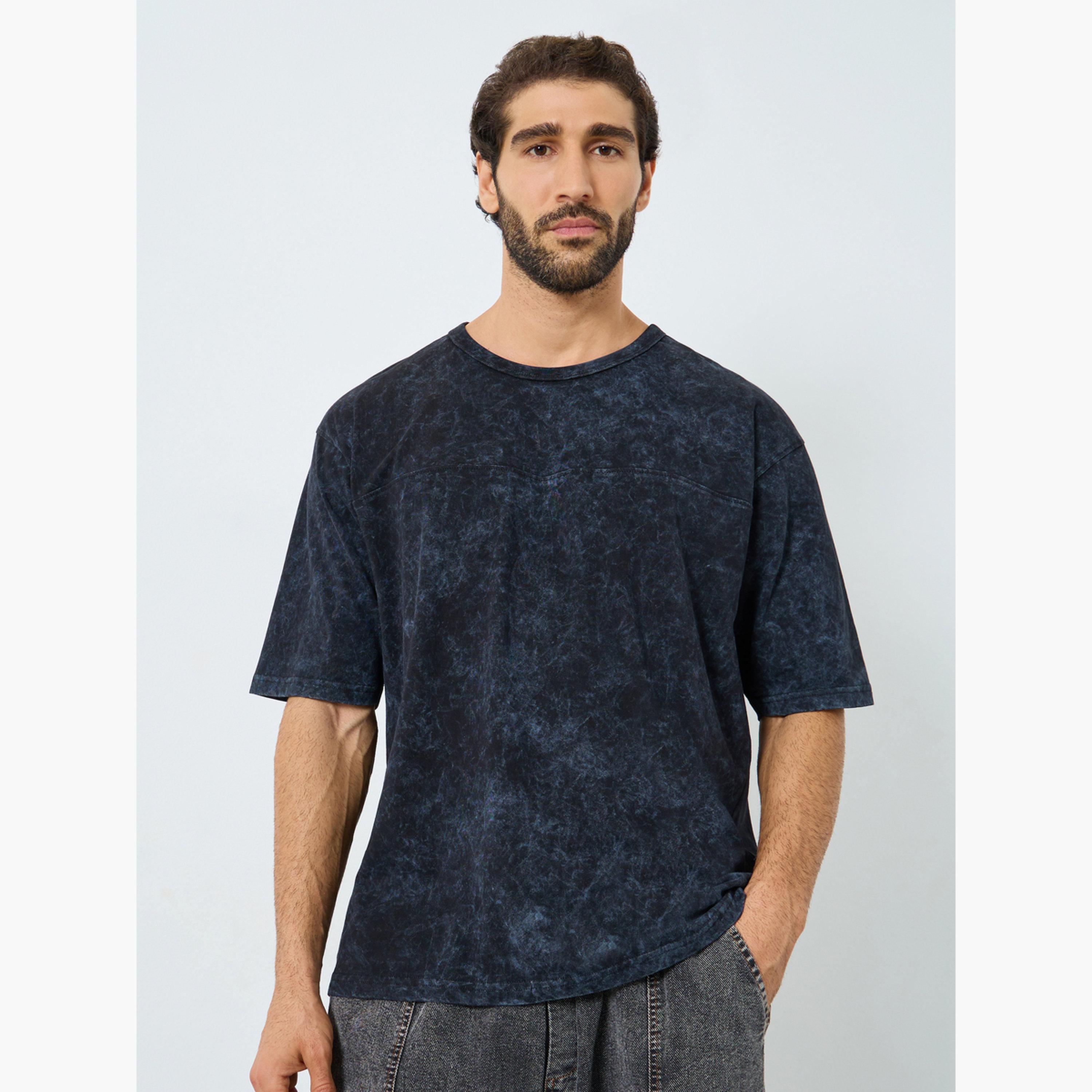 تيشيرت واسع مغسول بلون أسود للرجال-men-clothing-tshirtsandpolos-tshirts-image-1