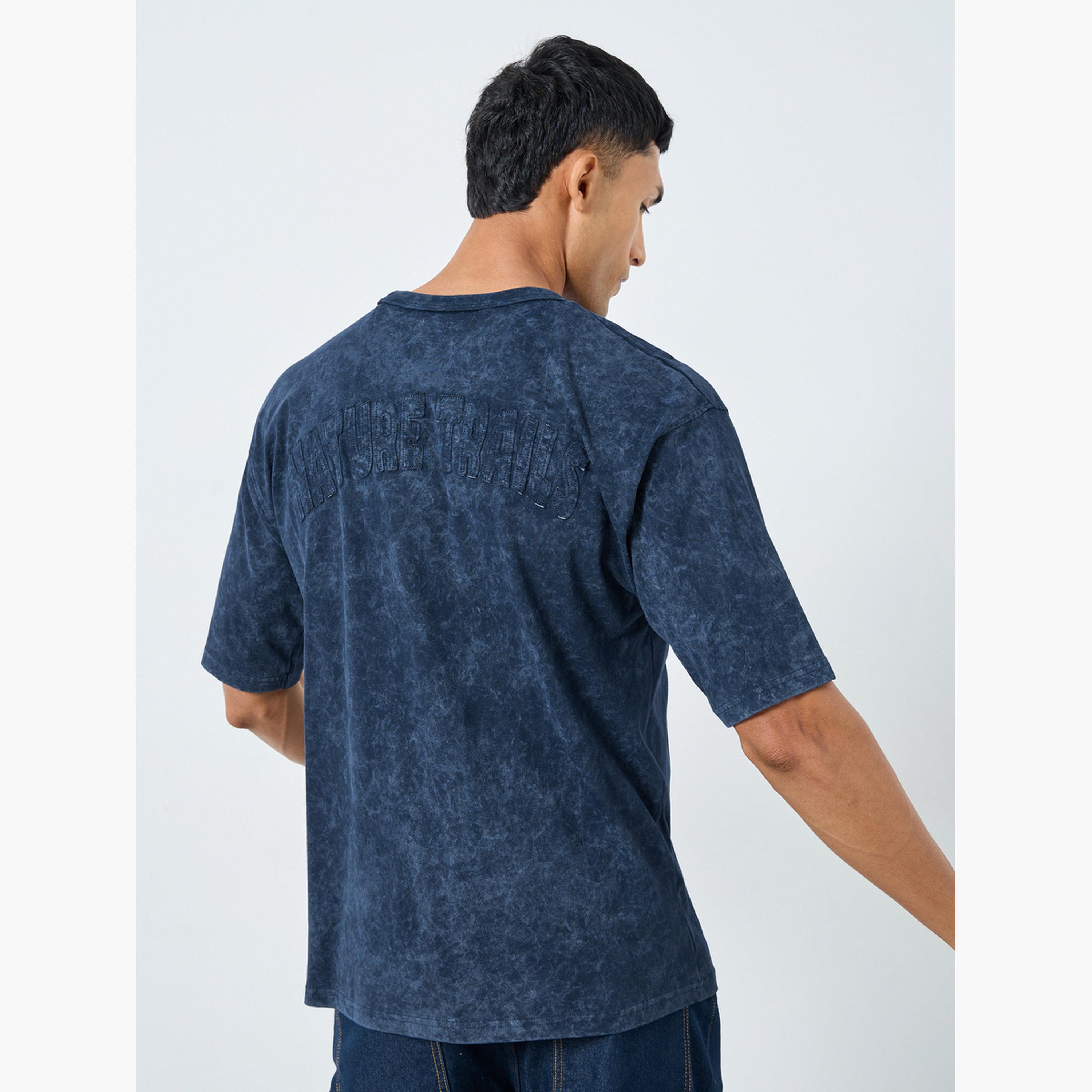 ستايلي - تي شيرت جيرسي مغسول بالحامض مع تفاصيل تطريز للرجال-men-clothing-tshirtsandpolos-tshirts-image-4