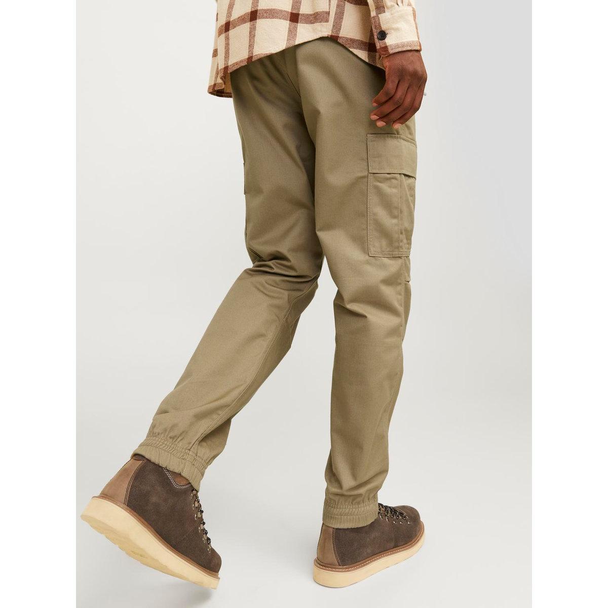 بنطال كارجو بقصة مريحة مع حواف مضلعة-men-clothing-bottoms-trousersandchinos-trousers-image-3