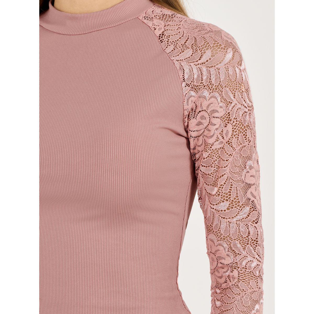 بلوزة محبوكة بتفاصيل مضلعة ودانتيل-women-clothing-shirtsandblouses-blouses-image-4