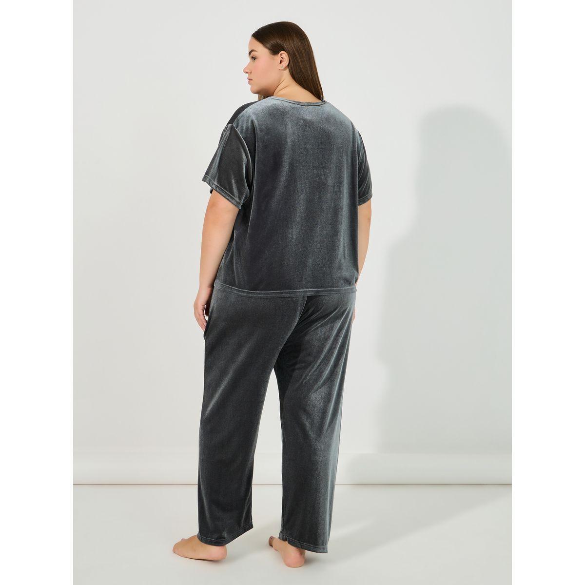 طقم من بنطال بيجاما مع بلوزة بمقاس كبير-women-clothing-nightwear-pyjamas-longsets-image-4