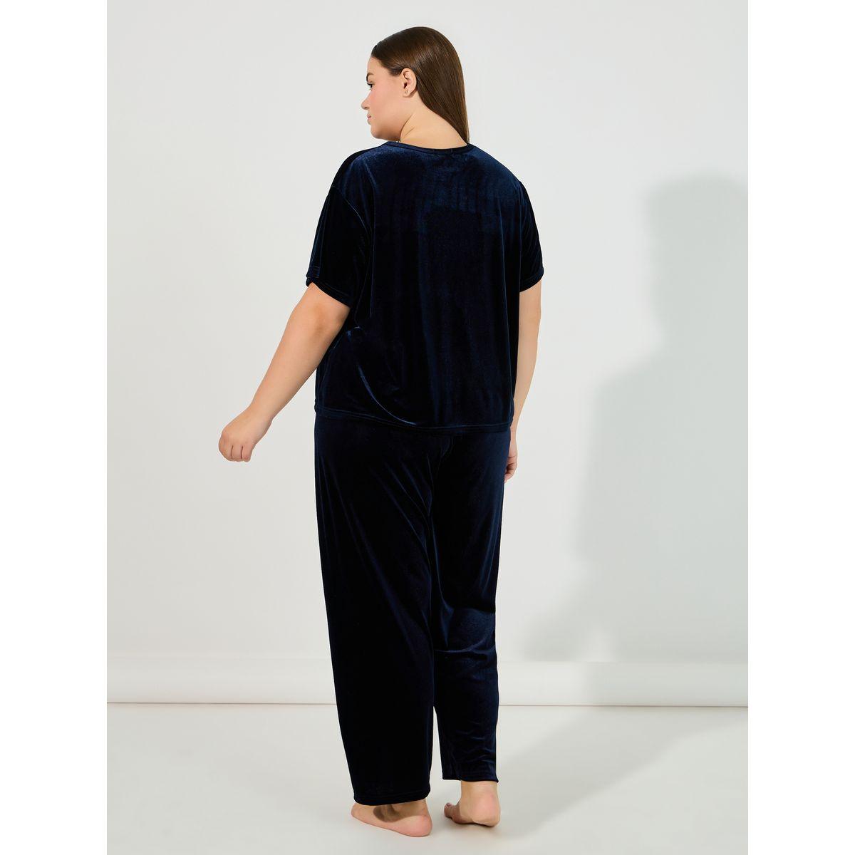 Styli Unwind Plus Size Velvet Look Top & Pyjama Set-women-clothing-nightwear-pyjamas-longsets-image-4