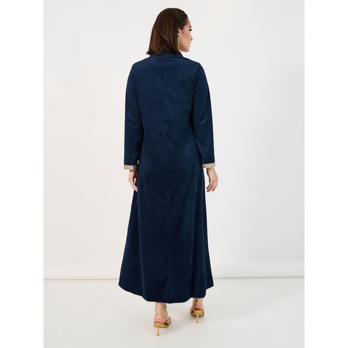 جلابية بمظهر مخملي وتفاصيل دانتيل-women-arabicclothing-jalabiyas-image-6