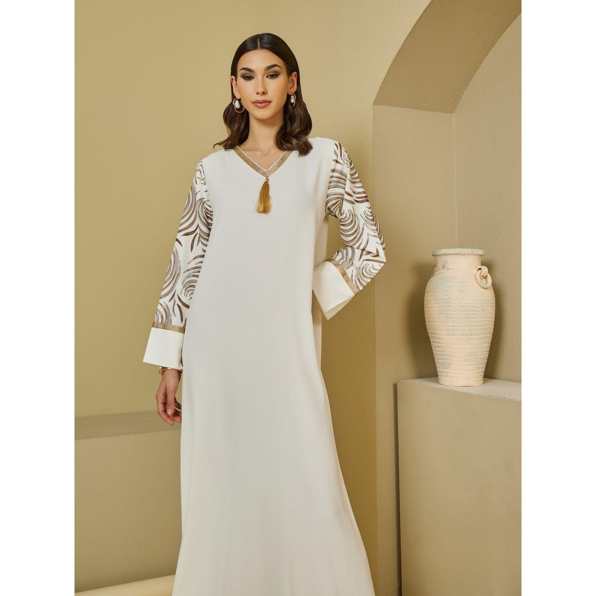 جلابية مطبوعة بفتحة عنق على شكل حرف V مع تفاصيل شرابة-women-arabicclothing-jalabiyas-image-2